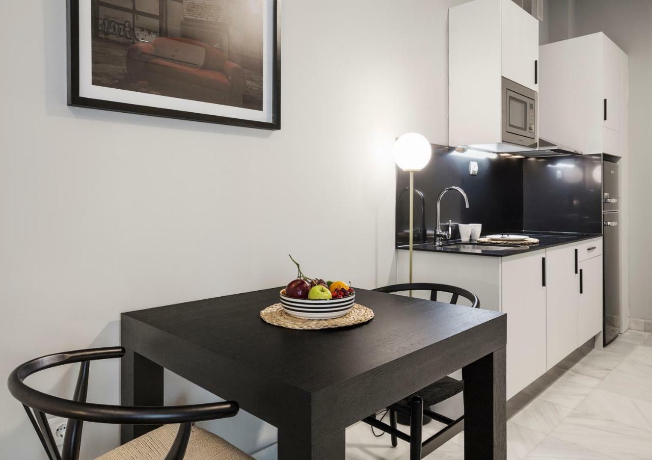 Apartamentos One Shot Conde De Torrejon Sevilla Eksteriør bilde
